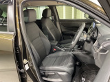 乗降がしやすい運転席。高さが調節できて小柄な方でもベストポジションをとることができます。