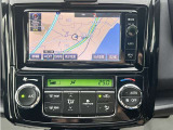 純正ナビを装備。タッチパネル式で使いやすく、お出かけもラクラクです。