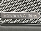 ●Bowers&Wilkins:サウンドシステム:高いインテリア性が特徴のプレミアムサウンドシステムを装備しており、高品質かつ臨場感のある音楽を車内でお楽しみいただけます。
