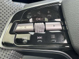 ステアリングに装備されたスイッチで運転中でも楽に音量の操作が可能です♪♪慣れると目線をそらさずに行えますので安全です♪♪