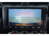 バックカメラが付いているので後方確認が非常にしやすいです。今や運転初心者も熟練者も必須装備!ついていて損はないですね♪