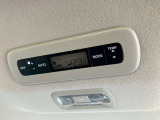 後席のエアコンです。車内温度の調整も快適に行っていただけます。