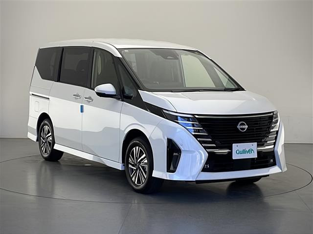 セレナ1.4 e-4ORCE ハイウェイスターV 4WD4WD 修復歴無し