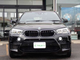 BMW在庫保有台数常時100台以上!ご来店の際はBMW本店(厚木市下荻野140-1)にご来店ください!弊社自慢の全天候型ショールーム!BMW在庫保有台数常時100台以上ございます!
