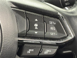 【マツダ・レーダー・クルーズ・コントロール(MRCC)】先行車との速度差や車間距離を認識し、設定した車速内で車間距離を自動で調整・維持することで、高速道路などでドライバーの負担を軽減します。