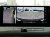 サイドブラインドモニター!!狭い道でのすれ違いで助手席側前方などの死角を減らし、壁などへの接触防止をサポートします。
