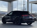 鮮やかなテールランプと一目でAudiとわかる後ろ姿です!
