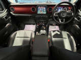 メーカーのトレーニングを受講した、専任メカニックが責任を持ってメンテナンスを実施。車検や点検はもちろん、愛車についてきになること、不安なこと、部品購入など、どんな事でもお気軽にご相談下さいませ。