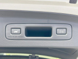 【パワーバックドア】スマートキーや運転席のボタンを押すだけでリアゲートが自動で開閉します!荷物を持っている時や、高い位置にあるバックドアを閉める際に便利な機能です♪