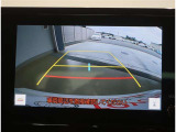 バックガイドモニターで、後方を確認しながら安心して駐車することができます。運転初心者も熟練者も必須の機能ですよ!