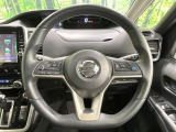 【純正革巻きステアリング】上質な革を使用することで、手にしっかり馴染みとても運転しやすいハンドルです♪