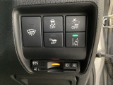 Hondaセンシング用の、VSA(ABS+TCS+横滑り抑制)解除とレーンキープアシストシステムのメインスイッチなどはハンドルの右側に装備しています。その下にETCがついています。