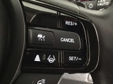 【アダプティブ・クルーズ・コントロール】予め設定した車速内でクルマが自動的に加減速。 前走車との適切な車間距離を維持しながら追従走行し、高速道路でのドライバーの疲労を軽減してくれる嬉しい機能付♪