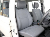 運転席も非常に綺麗に保たれております!