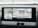 バックモニター(黄色いガイドラインのお陰で、駐車がしやすいです。真上から見下ろしたアングル付きです)