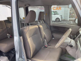 大人が乗ってもゆったり♪シートアレンジもできるので大きい荷物もOK◎