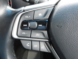 運転中のオーディオ操作に便利なステアリングリモコン付き!
