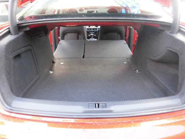 アウディ A4 2.0 TFSI ターボ 純正ナビ フルセグTV バックカメ の中古
