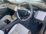 レンジローバーヴェラール ダイナミック SE 2.0L D200 ディーゼル 4WD 