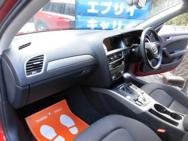 アウディ A4 2.0 TFSI ターボ 純正ナビ フルセグTV バックカメ の中古
