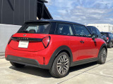 MINIのお車は、&ldquo;駆け抜ける歓び&rdquo;を体現しております。走行の安定性とコーナリングの良さを追求し、思い通りにハンドルの操作可能です。