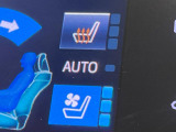 【シートベンチレーション】夏場は涼しい風でお尻や背中の熱やムレを防ぎ、冬はエアコンよりも早く温まってポカポカに!季節を問わず快適に過ごせます。