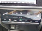 車内空調は空気清浄機能が付いております。フロントシートには寒い季節に嬉しいシートヒーターも付いております。