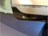 【BMWミラー】視認性の高いスタイリッシュなミラー。自動防眩機能も付いており夜間のドライビングをサポートします。