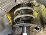 お車を安心してお乗りいただく為には、足回りの定期点検が欠かせません。サービスサポート(有償保証)では無料点検もご提供しており、安心のカーライフをお過ごしいただけるサポート体制が整っています。
