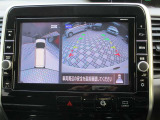 空から見下ろしているような視点で周囲を確認できるアラウンドビューモニター。駐車時とても便利♪