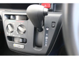 CVT(無段変速機)で街乗り、高速道路、坂道もスムーズに走行。