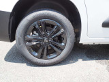 タイヤ:グッドイヤー社製、EfficientGrip_205/60R16インチ