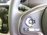 ステアリングスイッチ付!運転中も目線を動かす事無く音量等の操作可能!