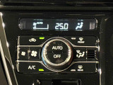 車内空調は&rdquo;AUTOエアコン&rdquo;にお任せ。運転に集中出来ますよ!