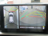 パノラミックビューモニター付きです。車両を上から見たような映像をディスプレイオーディオ画面に表示。運転席からの目視だけでは見にくい、車両周辺の状況をリアルタイムでしっかり確認できます。