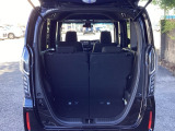 テールゲートを開けるとラゲッジルームがあるので荷物を収納できます。