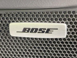 【BOSEサウンドシステム】メーカーオプションの高品位サウンドシステムを搭載。専用のチューニングが施された大小様々なスピーカーから良質なサウンドが奏でられ、臨場感あふれる音響空間を演出します。