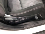 痛みの出やすい運転席シートの角、フロアマット、座面、ともに良好です