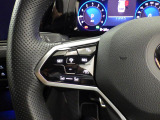 Travel Assist。設定した速度を上限に自動で加減速し、一定の車間距離,およ走行レーンを保つことでロングドライブの疲労を軽減します。