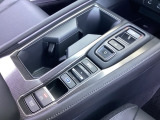 電子パーキング装着車!!ブレーキホールド機能付きで、信号待ちでも楽々です!!