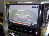 バックモニターも装備しております。バックギアに入れるとナビ画面に車の後方が映し出されます。これで後方確認も安心!