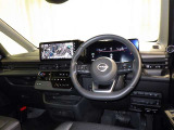 運転の際、常に目にする部分だけにシックで飽きのこないデザインが良いですね。