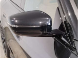 【BMWミラー】視認性の高いスタイリッシュなミラー。自動防眩機能も付いており夜間のドライビングをサポートします。