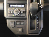 温度を設定すれば、自動で車内の温度管理をしてくれる優れものです♪ATミッションで運転楽々