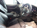弊社はBMW正規販売店として歴史がございますので、BMW旧モデルから新型車まで商品知識と整備知識を備えております。ご納車後のご不明な点等も、お気軽に弊社担当者まで直接お問い合わせ下さい。