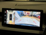 バックカメラにはガイドラインが表示されるので、まっすぐの駐車も楽々です!