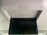 【フリップダウンモニター】大画面モニターで後席でもエンタメをお楽しみいただけます。小さなお子様にも大人気の装備です♪