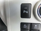 クリアランスソナー付き。ピッピッピとブザーでお知らせ!曲がり角や壁際に駐車する時に便利ですね♪