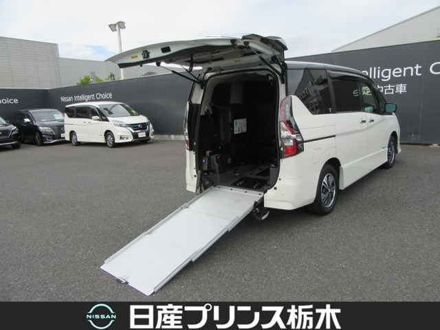 セレナ1.2 e-POWER ハイウェイスター V チェアキャブ スロープタイプ 車いす1名 サード仕様