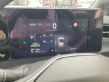 メーター内に各種情報表示、車両設定が可能です。